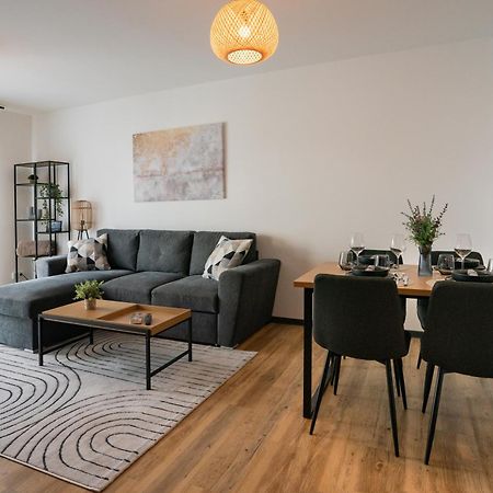 Reitz - Apartment I Zentrale Lage I Stellplatz I 55Qm I 2 Zimmer I Kueche I Bad I Terrasse Бад Херсфелд Екстериор снимка