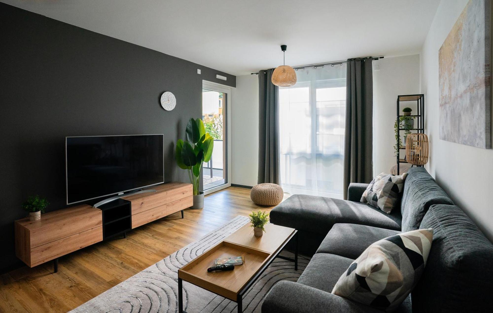 Reitz - Apartment I Zentrale Lage I Stellplatz I 55Qm I 2 Zimmer I Kueche I Bad I Terrasse Бад Херсфелд Екстериор снимка