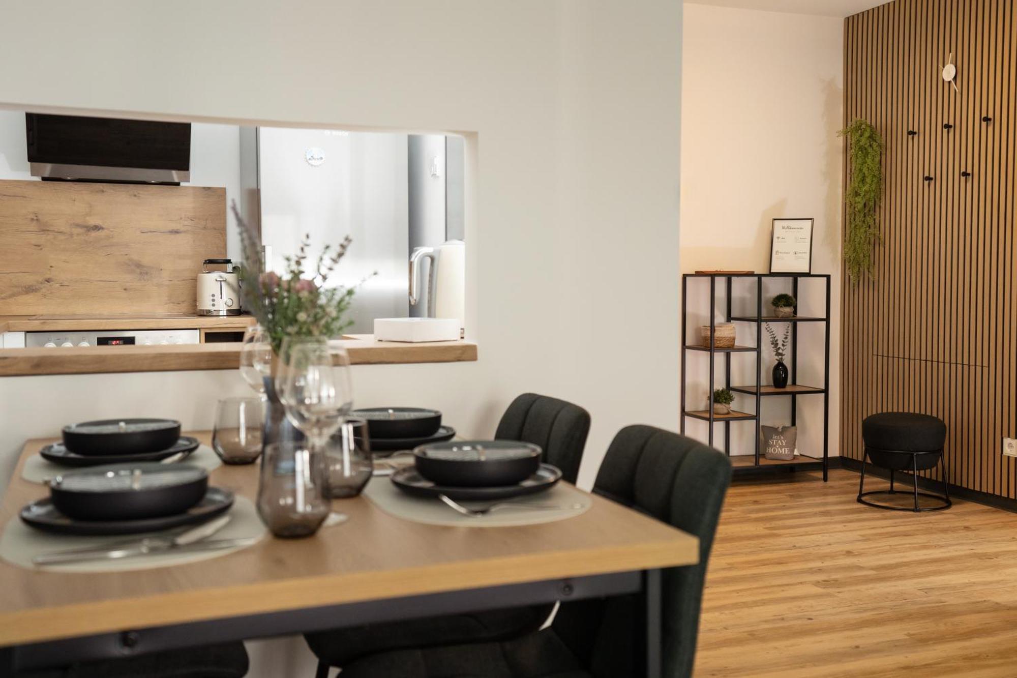 Reitz - Apartment I Zentrale Lage I Stellplatz I 55Qm I 2 Zimmer I Kueche I Bad I Terrasse Бад Херсфелд Екстериор снимка