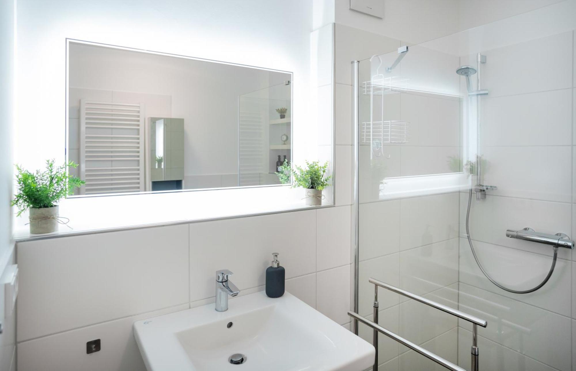 Reitz - Apartment I Zentrale Lage I Stellplatz I 55Qm I 2 Zimmer I Kueche I Bad I Terrasse Бад Херсфелд Екстериор снимка